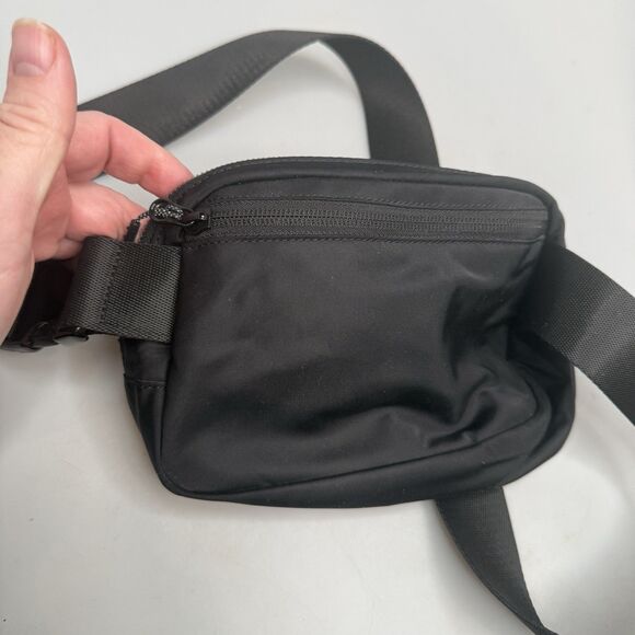 Lululemon Belt Sling Bag Black Nylon Large Logo 1L - 7" x 5" x 2" Waist Fanny - Picture 13 of 16